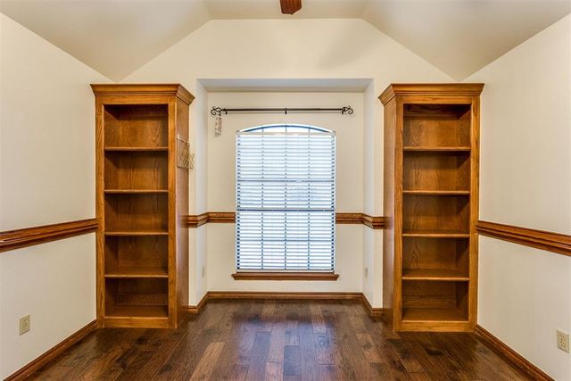 821 W Cabillo Way, Mustang, OK 73064