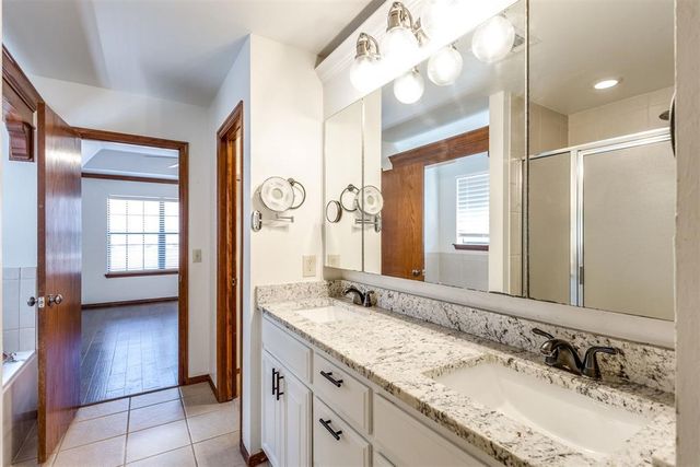 821 W Cabillo Way, Mustang, OK 73064
