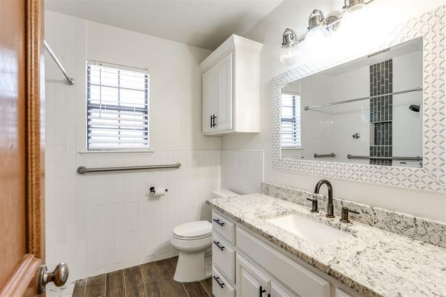 821 W Cabillo Way, Mustang, OK 73064