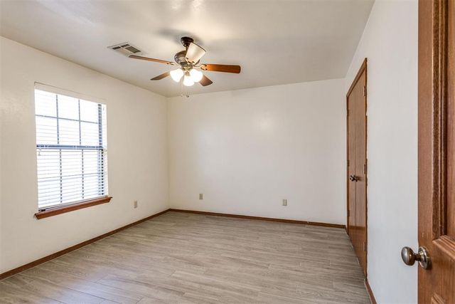 821 W Cabillo Way, Mustang, OK 73064