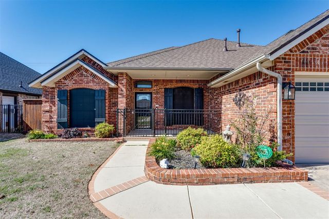 821 W Cabillo Way, Mustang, OK 73064