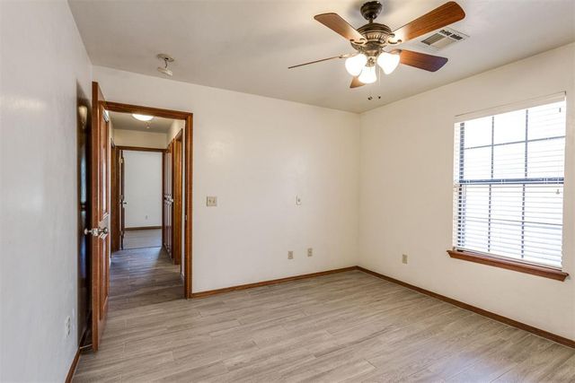 821 W Cabillo Way, Mustang, OK 73064