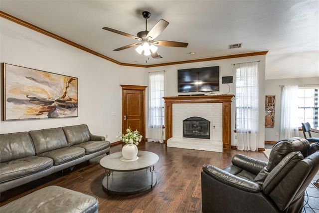 821 W Cabillo Way, Mustang, OK 73064