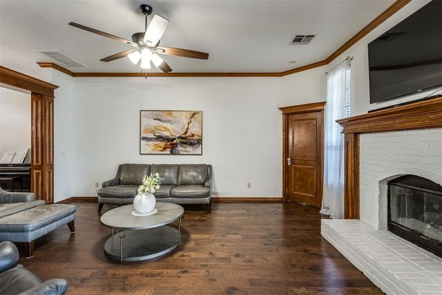 821 W Cabillo Way, Mustang, OK 73064