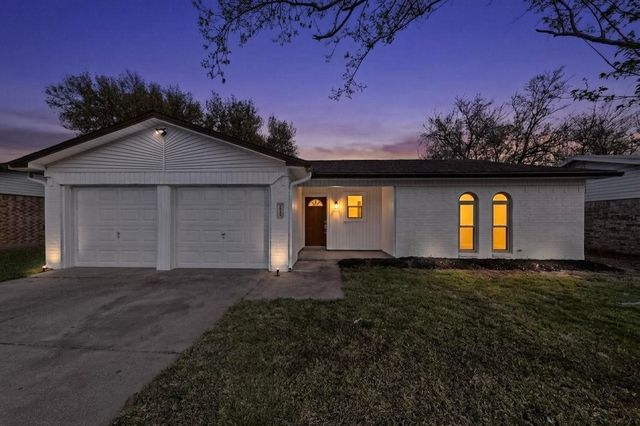 6820 Mickey Drive, Watauga, TX 76148