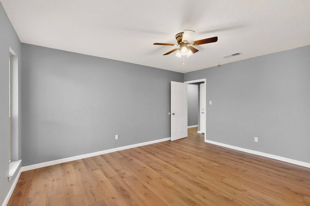 6820 Mickey Drive, Watauga, TX 76148