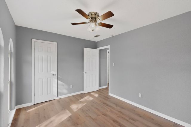 6820 Mickey Drive, Watauga, TX 76148