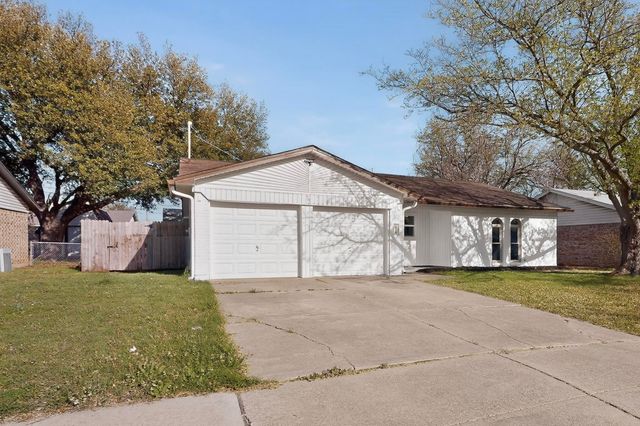 6820 Mickey Drive, Watauga, TX 76148