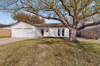 6820 Mickey Drive, Watauga, TX 76148
