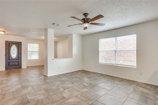 653 Condor Trail, Saginaw, TX 76131