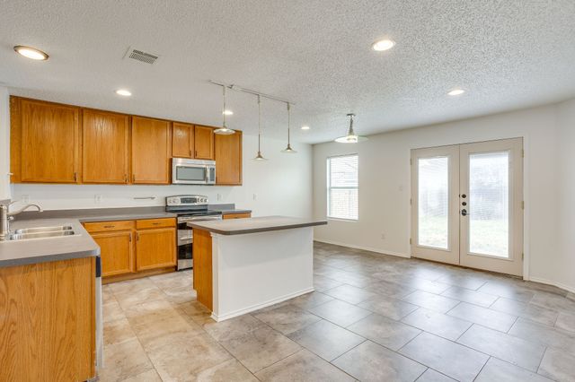 653 Condor Trail, Saginaw, TX 76131