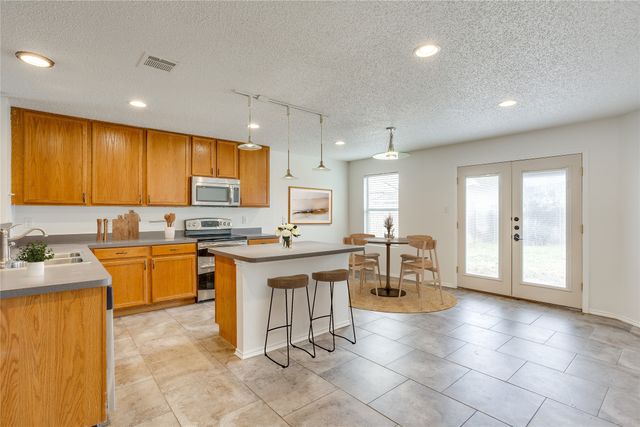653 Condor Trail, Saginaw, TX 76131