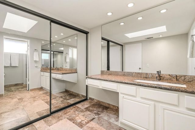 2501 N Indian Canyon Drive 603, Palm Springs, CA 92262