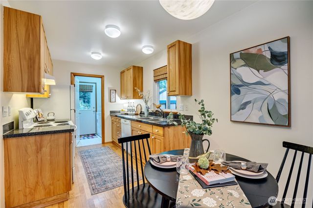 20899 Division Street NE, Indianola, WA 98342