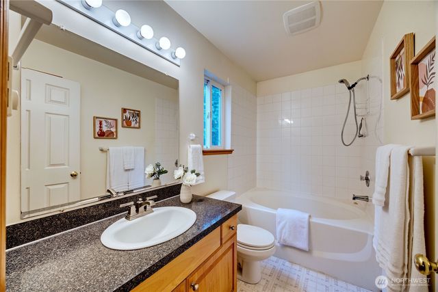 20899 Division Street NE, Indianola, WA 98342