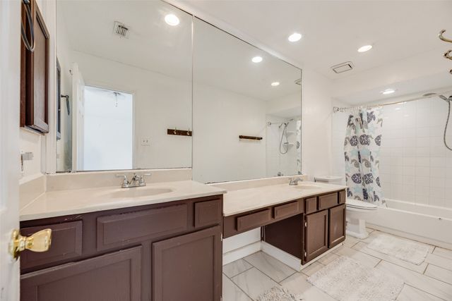 1613 Kingspoint Drive, Carrollton, TX 75007
