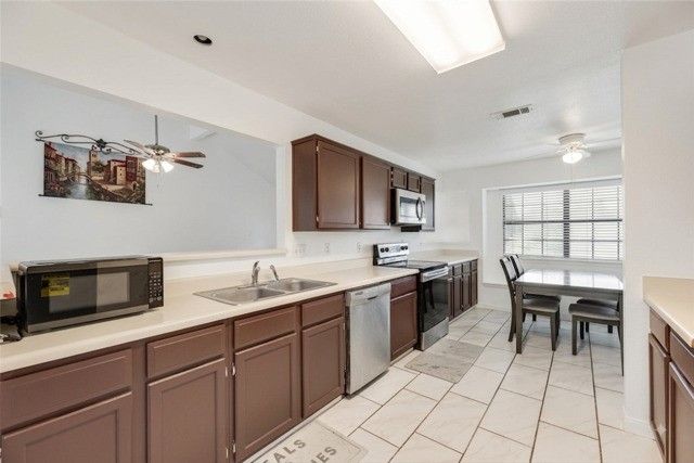 1613 Kingspoint Drive, Carrollton, TX 75007