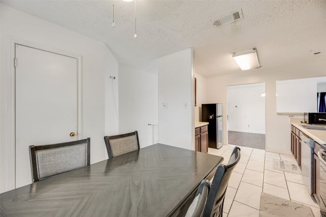 1613 Kingspoint Drive, Carrollton, TX 75007