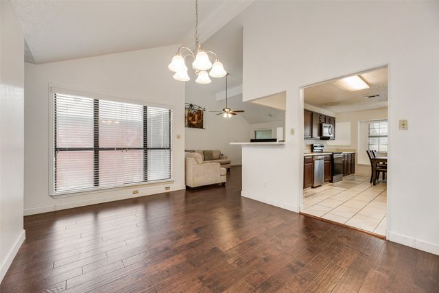 1613 Kingspoint Drive, Carrollton, TX 75007