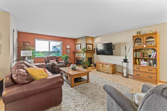 3667 Grand Avenue 2, Des Moines, IA 50312