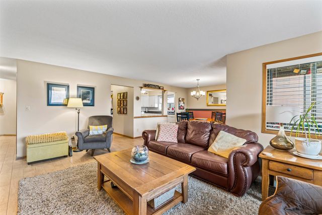 3667 Grand Avenue 2, Des Moines, IA 50312