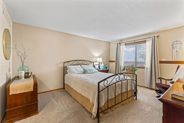 3667 Grand Avenue 2, Des Moines, IA 50312