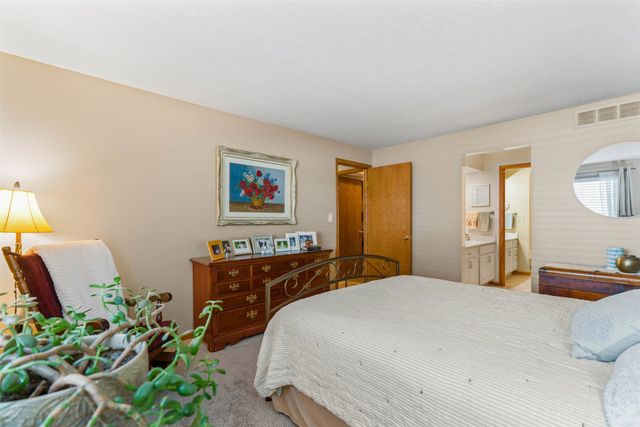 3667 Grand Avenue 2, Des Moines, IA 50312