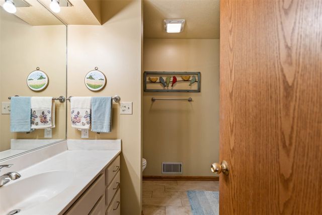 3667 Grand Avenue 2, Des Moines, IA 50312