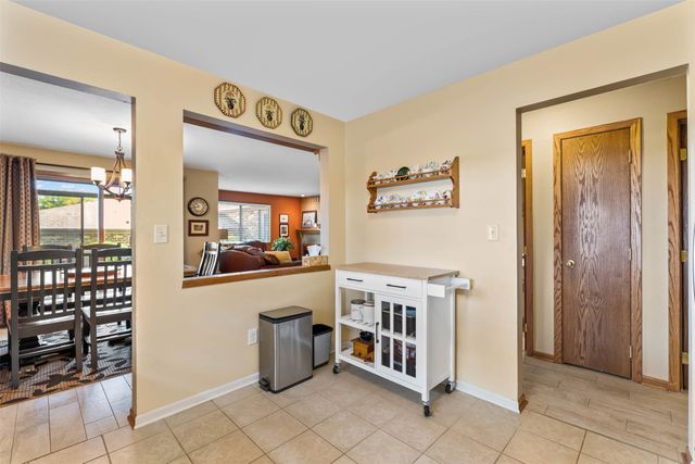3667 Grand Avenue 2, Des Moines, IA 50312