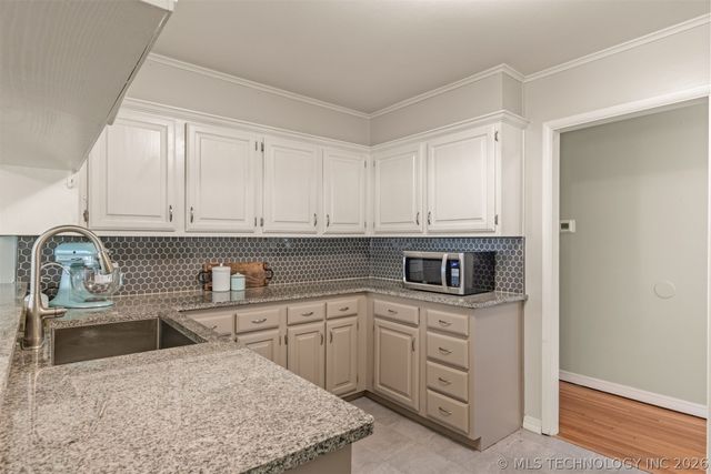 6765 E 26th Place, Tulsa, OK 74129