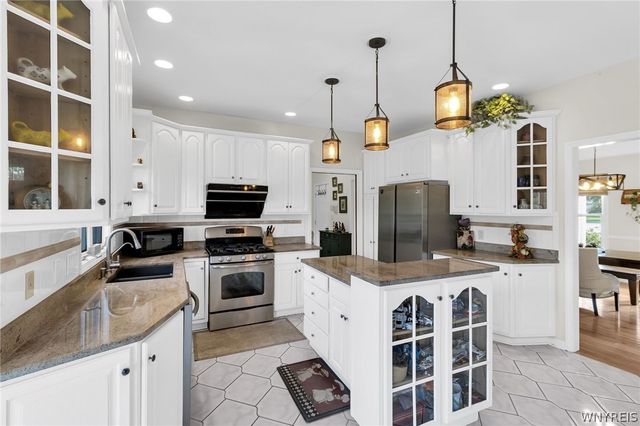 8180 Driftwood Court, Clarence, NY 14221