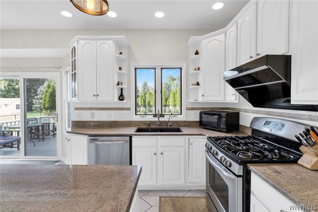 8180 Driftwood Court, Clarence, NY 14221