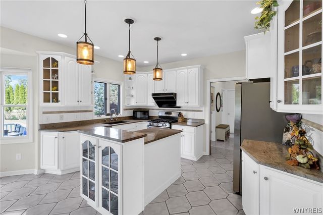 8180 Driftwood Court, Clarence, NY 14221