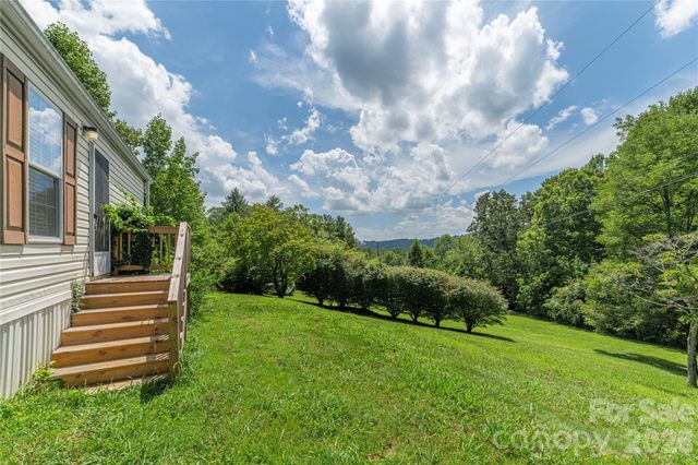 124 Sayles Town Place, Fairview, NC 28730