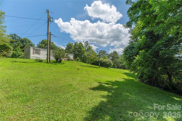 124 Sayles Town Place, Fairview, NC 28730