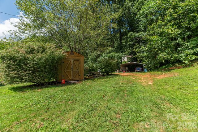 124 Sayles Town Place, Fairview, NC 28730