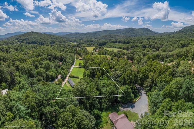 124 Sayles Town Place, Fairview, NC 28730