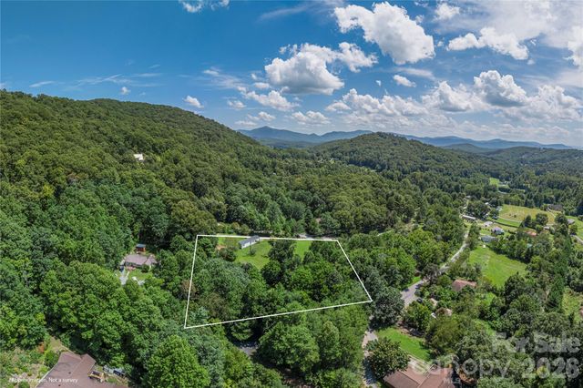 124 Sayles Town Place, Fairview, NC 28730
