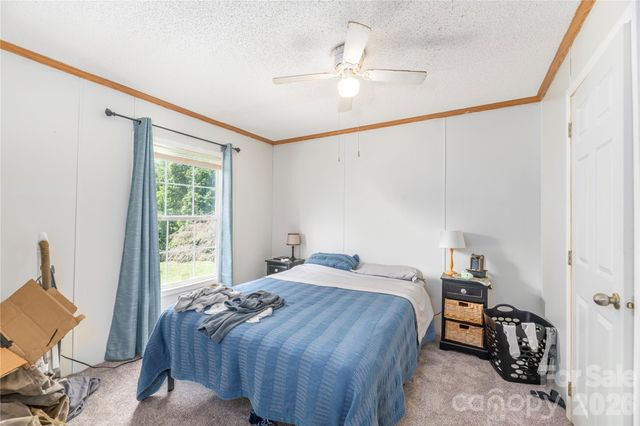 124 Sayles Town Place, Fairview, NC 28730