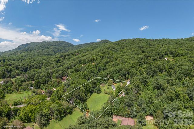124 Sayles Town Place, Fairview, NC 28730