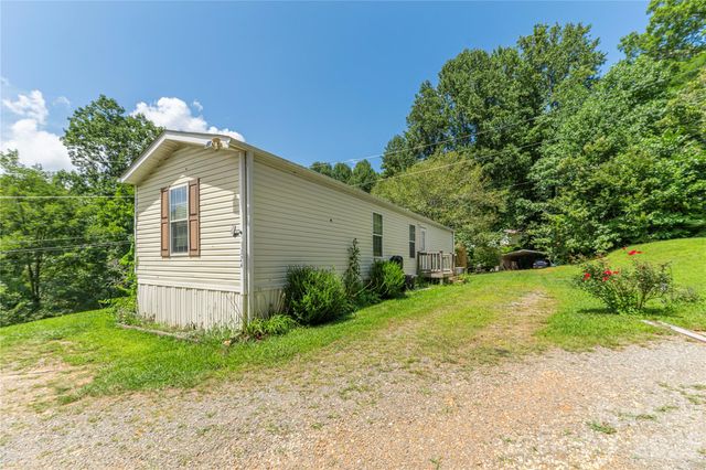 124 Sayles Town Place, Fairview, NC 28730
