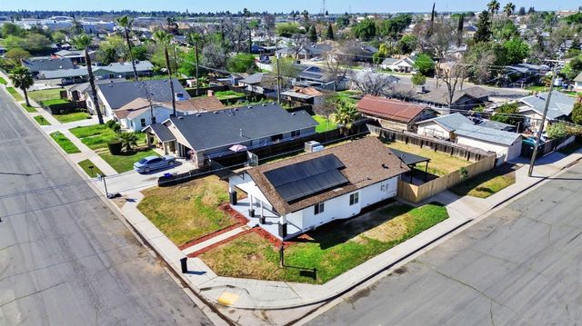 306 W Beechwood Avenue, Pinedale, CA 93650