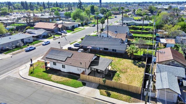 306 W Beechwood Avenue, Pinedale, CA 93650