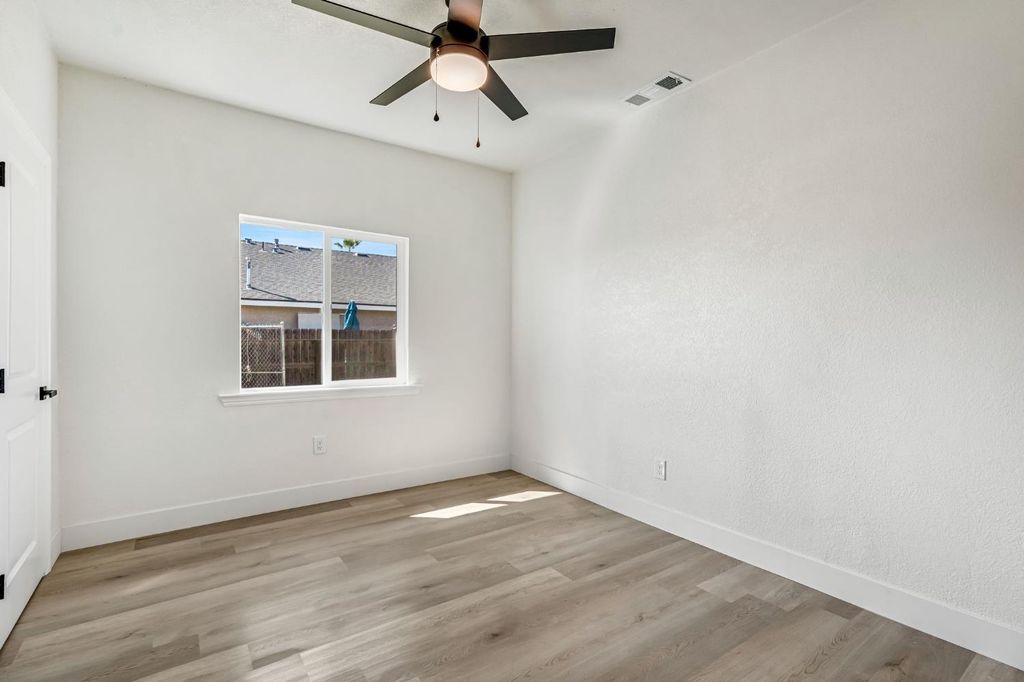 Image 16 of property listing at 306 W Beechwood Avenue, Pinedale, CA 93650