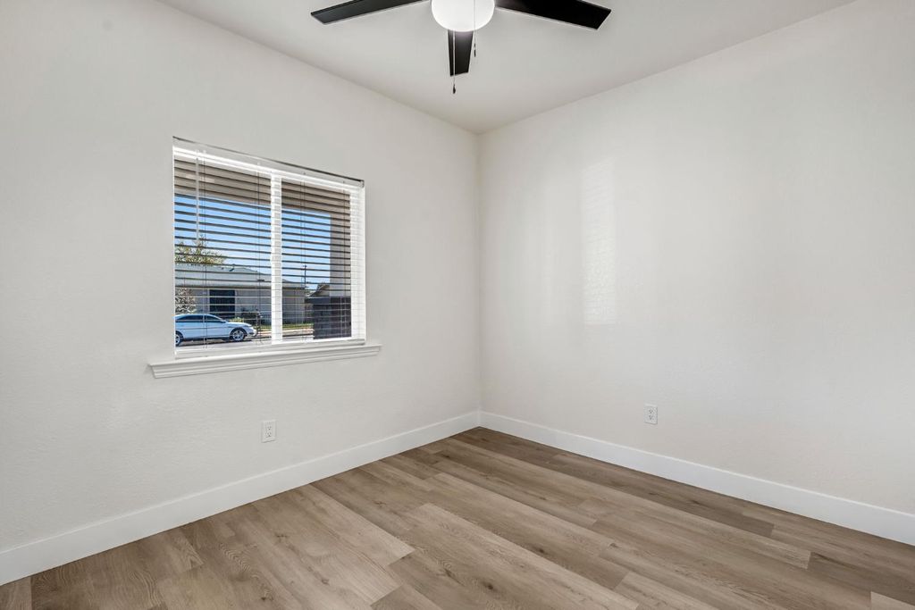 Image 18 of property listing at 306 W Beechwood Avenue, Pinedale, CA 93650