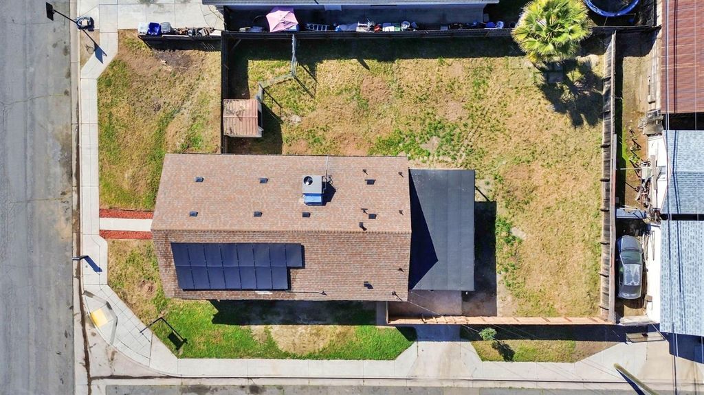 Image 36 of property listing at 306 W Beechwood Avenue, Pinedale, CA 93650