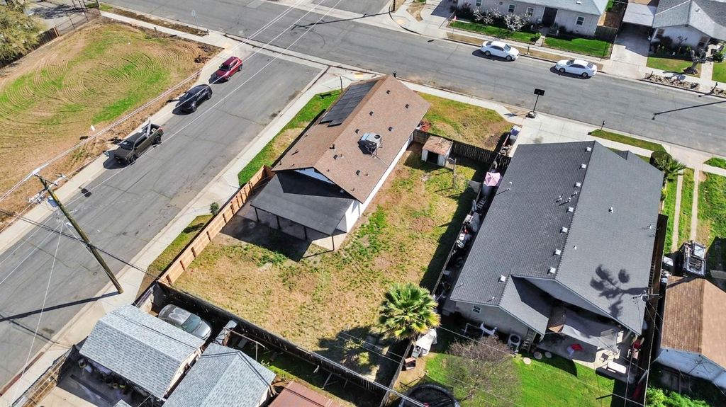 Image 37 of property listing at 306 W Beechwood Avenue, Pinedale, CA 93650