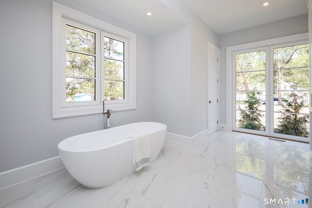 11 Wake Robin Road, Westport, CT 06880