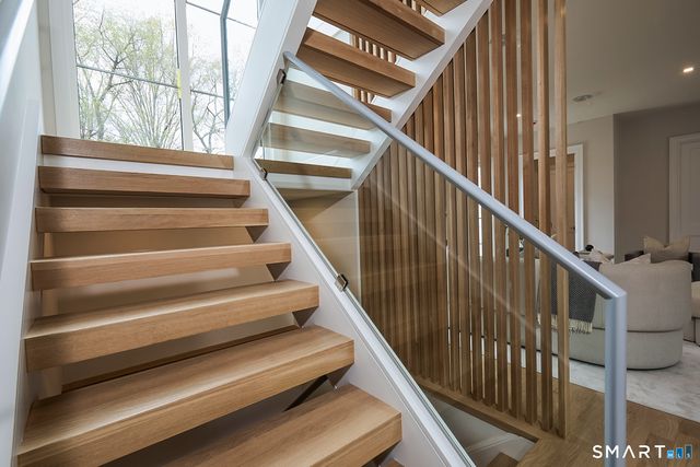 11 Wake Robin Road, Westport, CT 06880