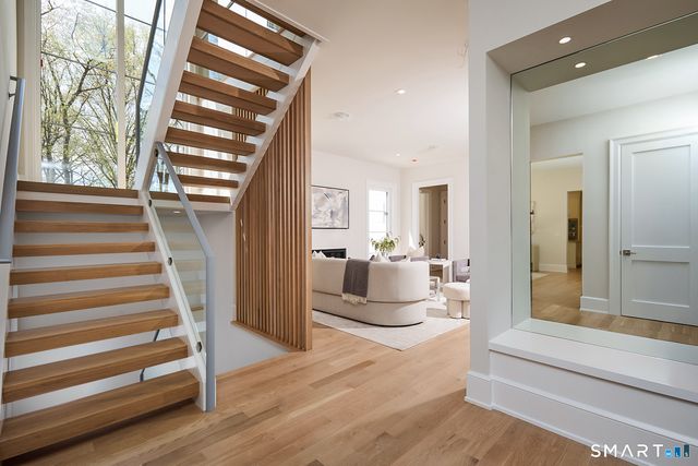 11 Wake Robin Road, Westport, CT 06880